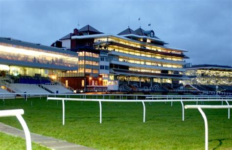 Newbury Races & Racecourse Guide .